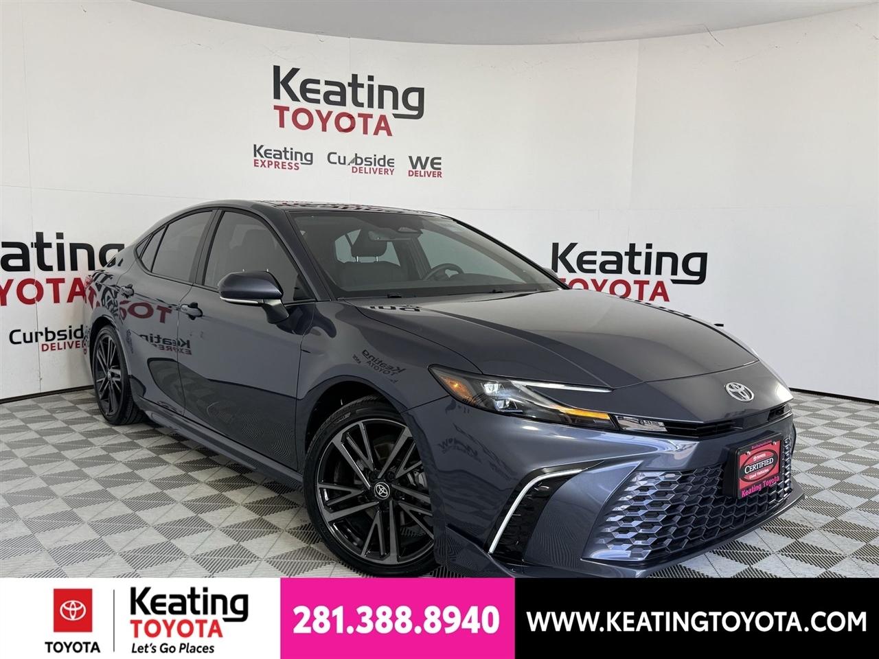 Toyota Camry Hybrid XLE 2026