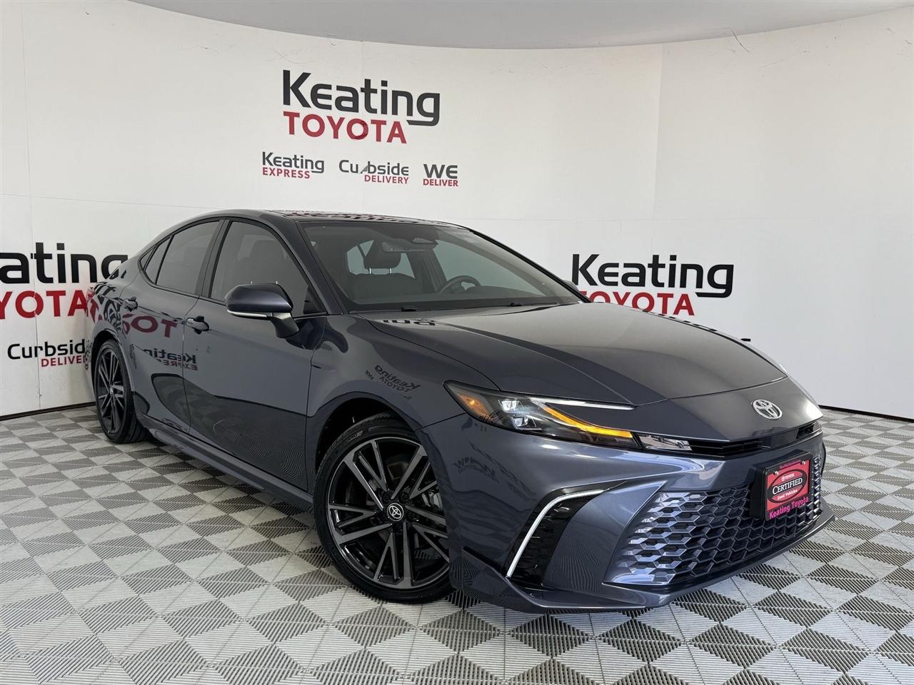 Toyota Camry Hybrid XLE 2026