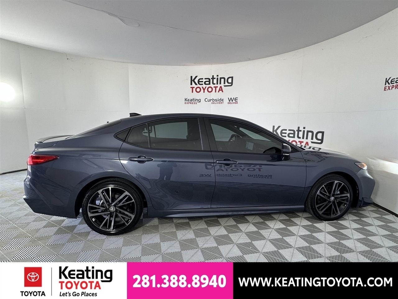Toyota Camry Hybrid XLE 2026