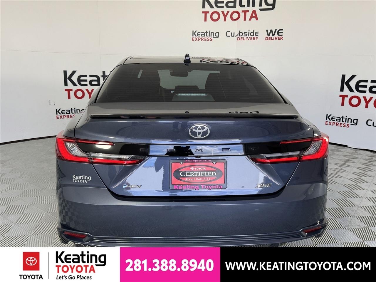 Toyota Camry Hybrid XLE 2026