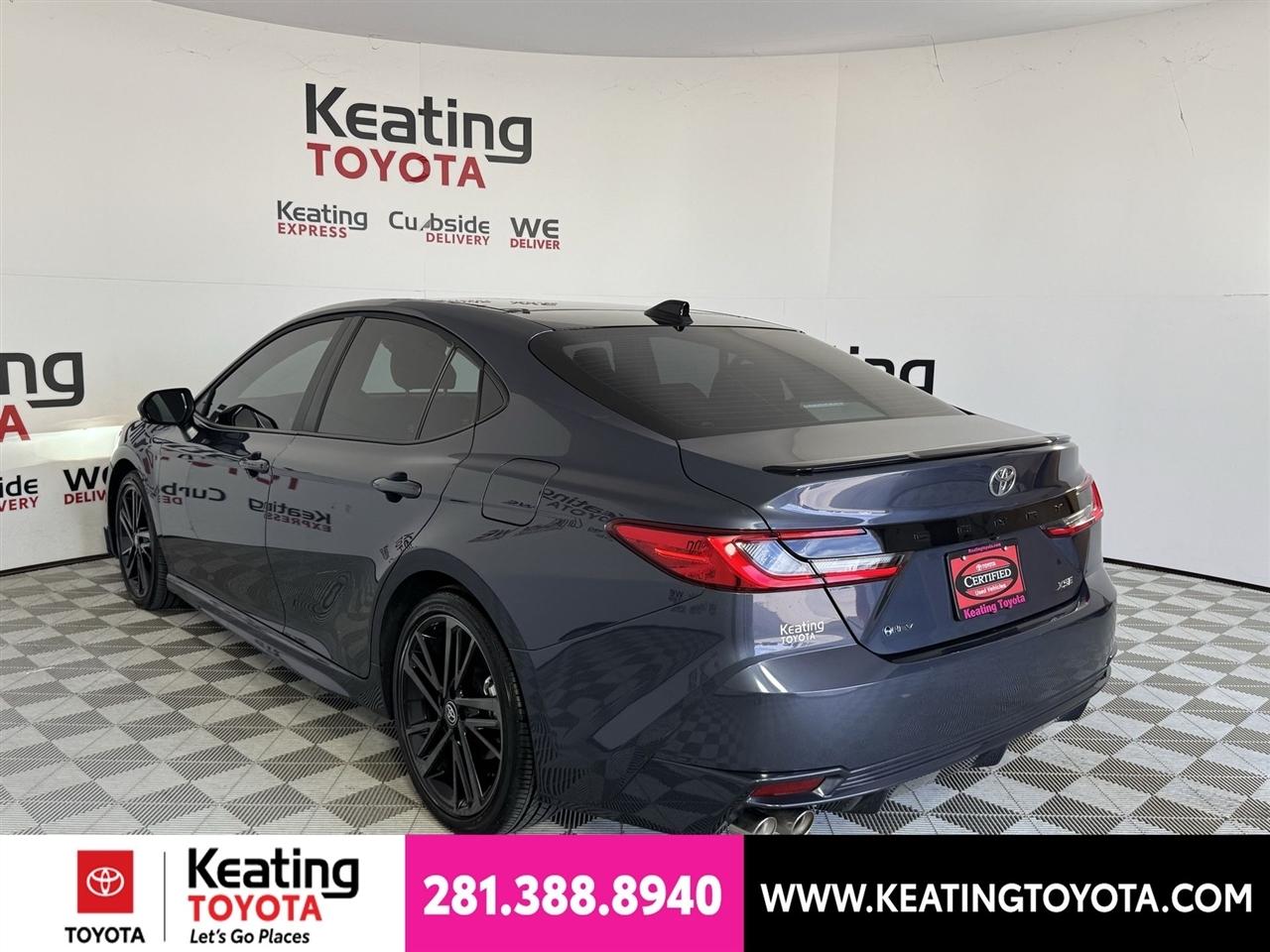 Toyota Camry Hybrid XLE 2026