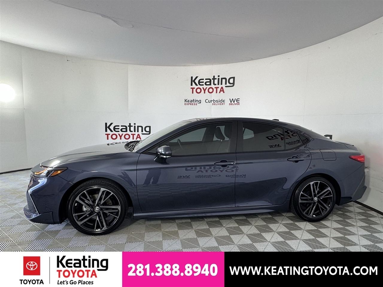 Toyota Camry Hybrid XLE 2026