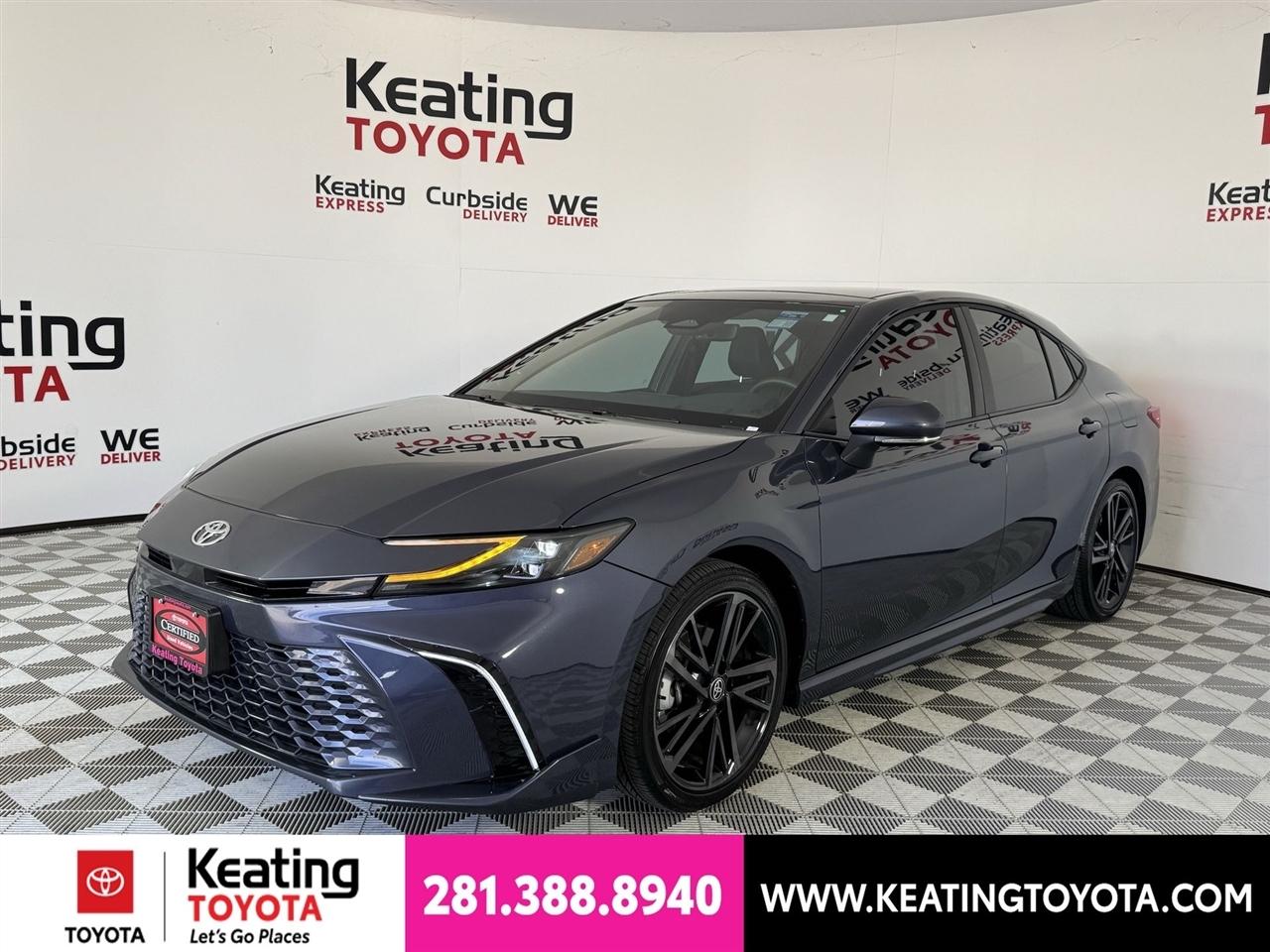 Toyota Camry Hybrid XLE 2026