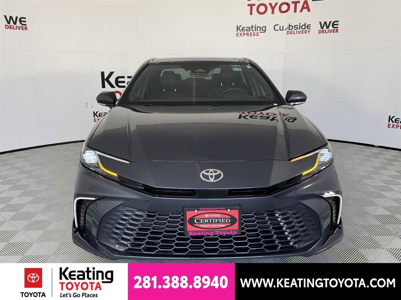 Toyota Camry Hybrid XLE 2026