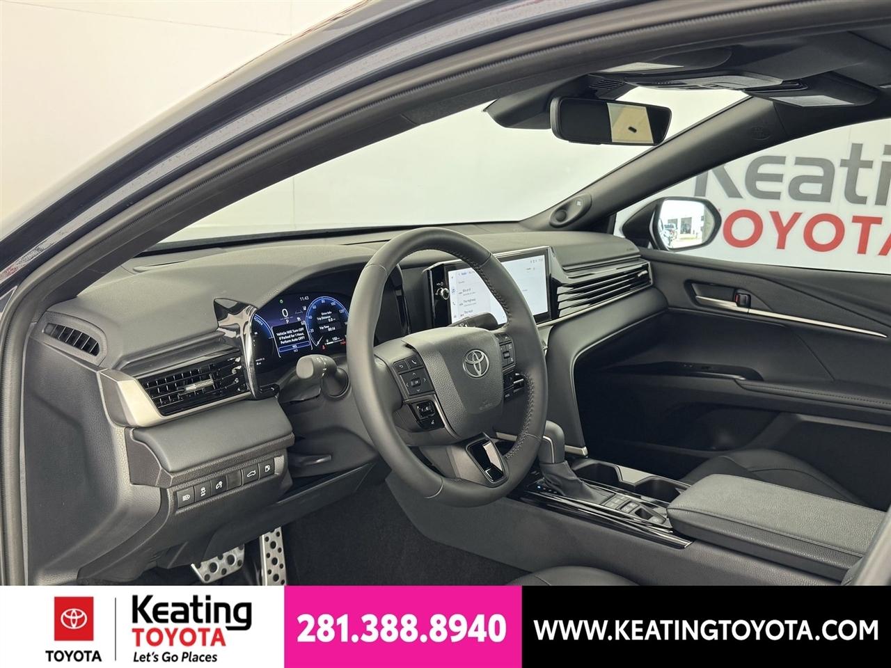 Toyota Camry Hybrid XLE 2026