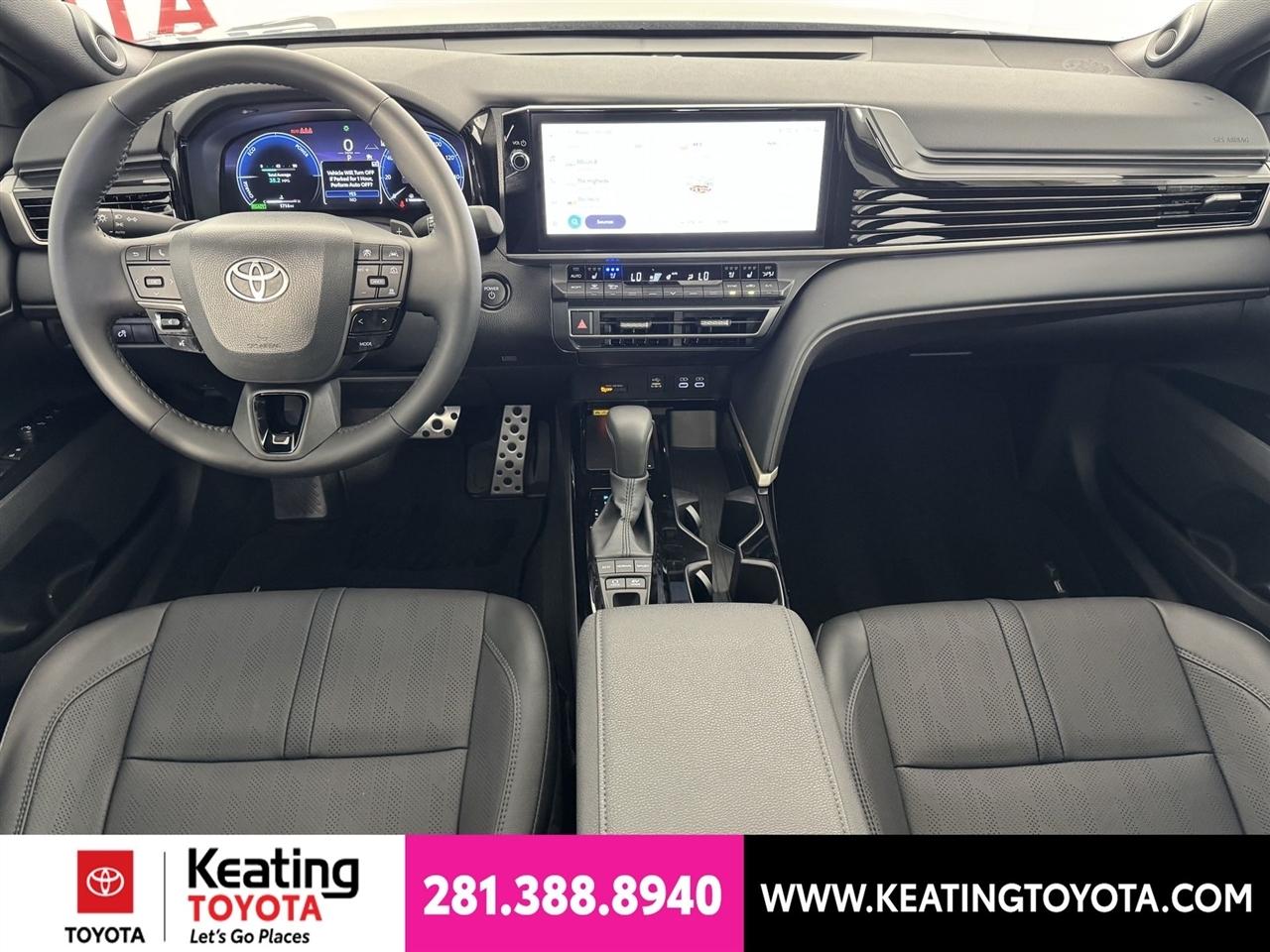 Toyota Camry Hybrid XLE 2026