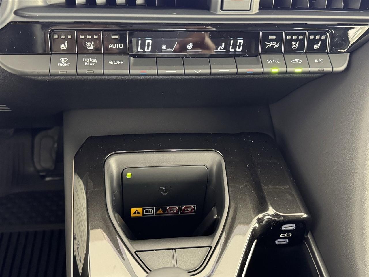 Toyota Crown Signia XLE 2026