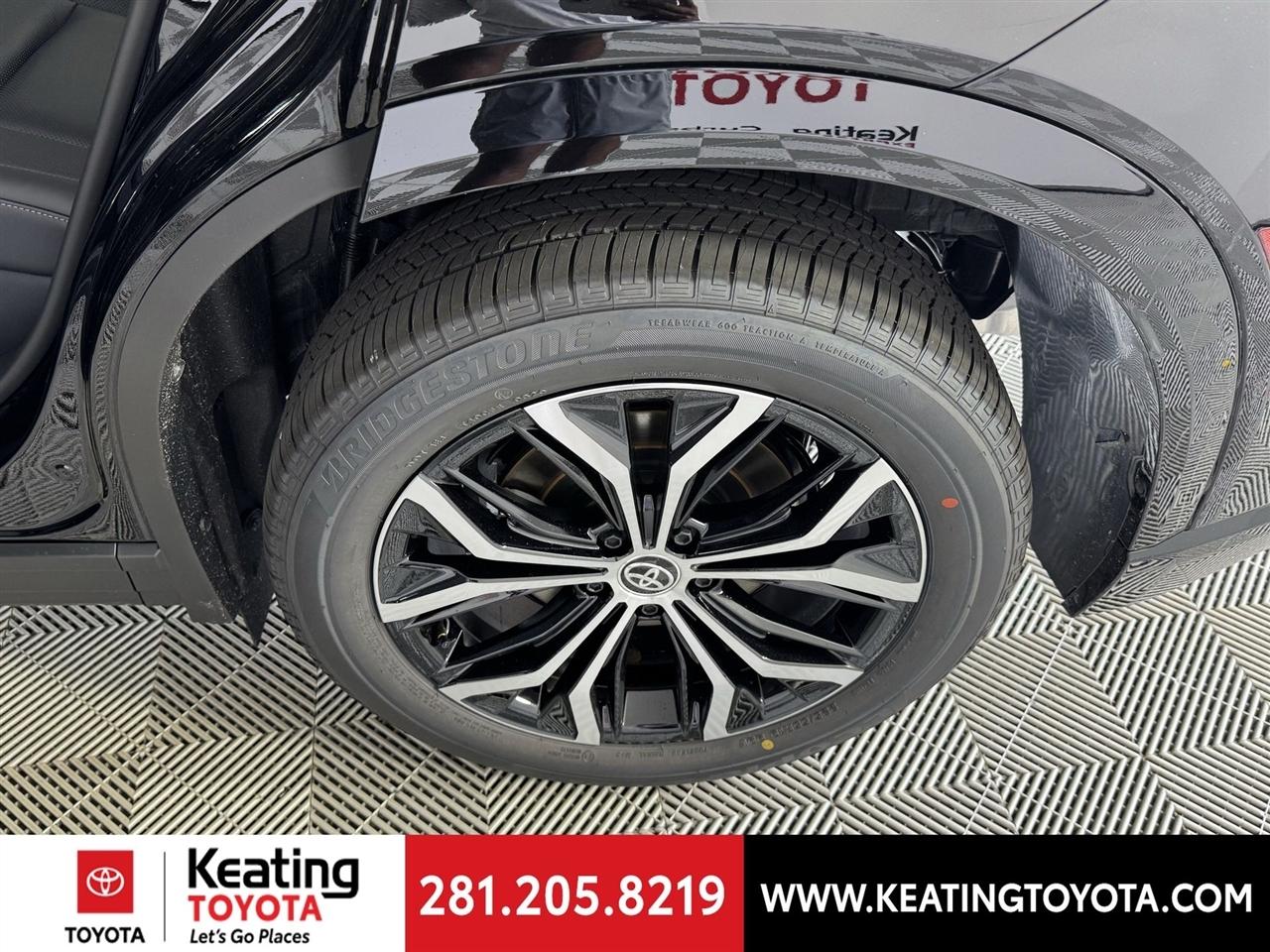 Toyota Crown Signia XLE 2026