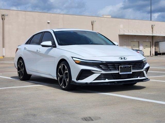 Hyundai Elantra SEL Convenience 2025