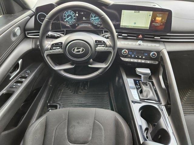 Hyundai Elantra SEL Convenience 2025