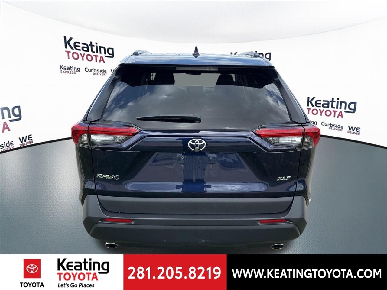 Toyota RAV4 XLE 2024