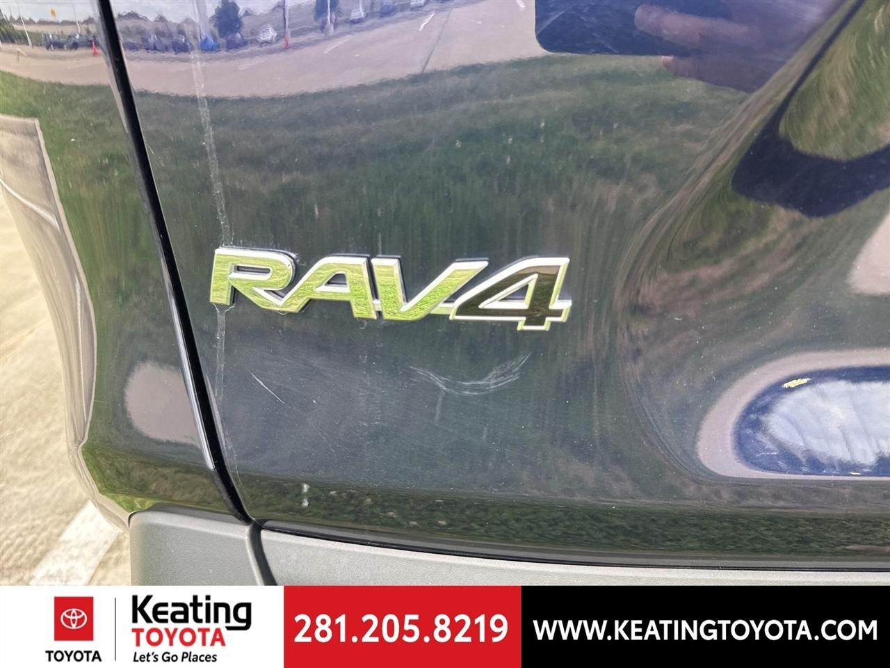 Toyota RAV4 XLE 2024