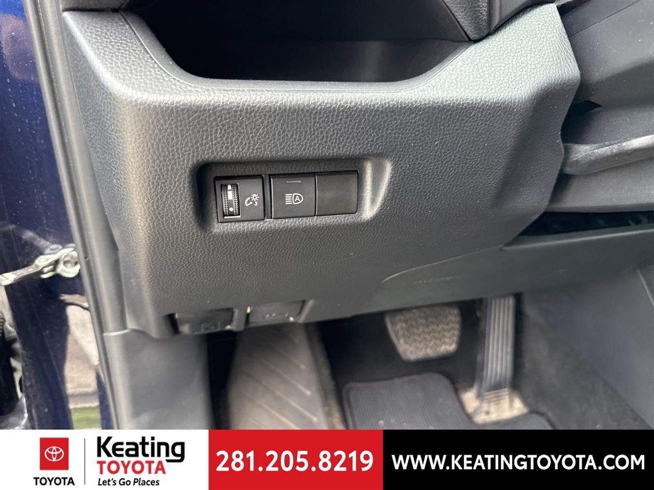 Toyota RAV4 XLE 2024