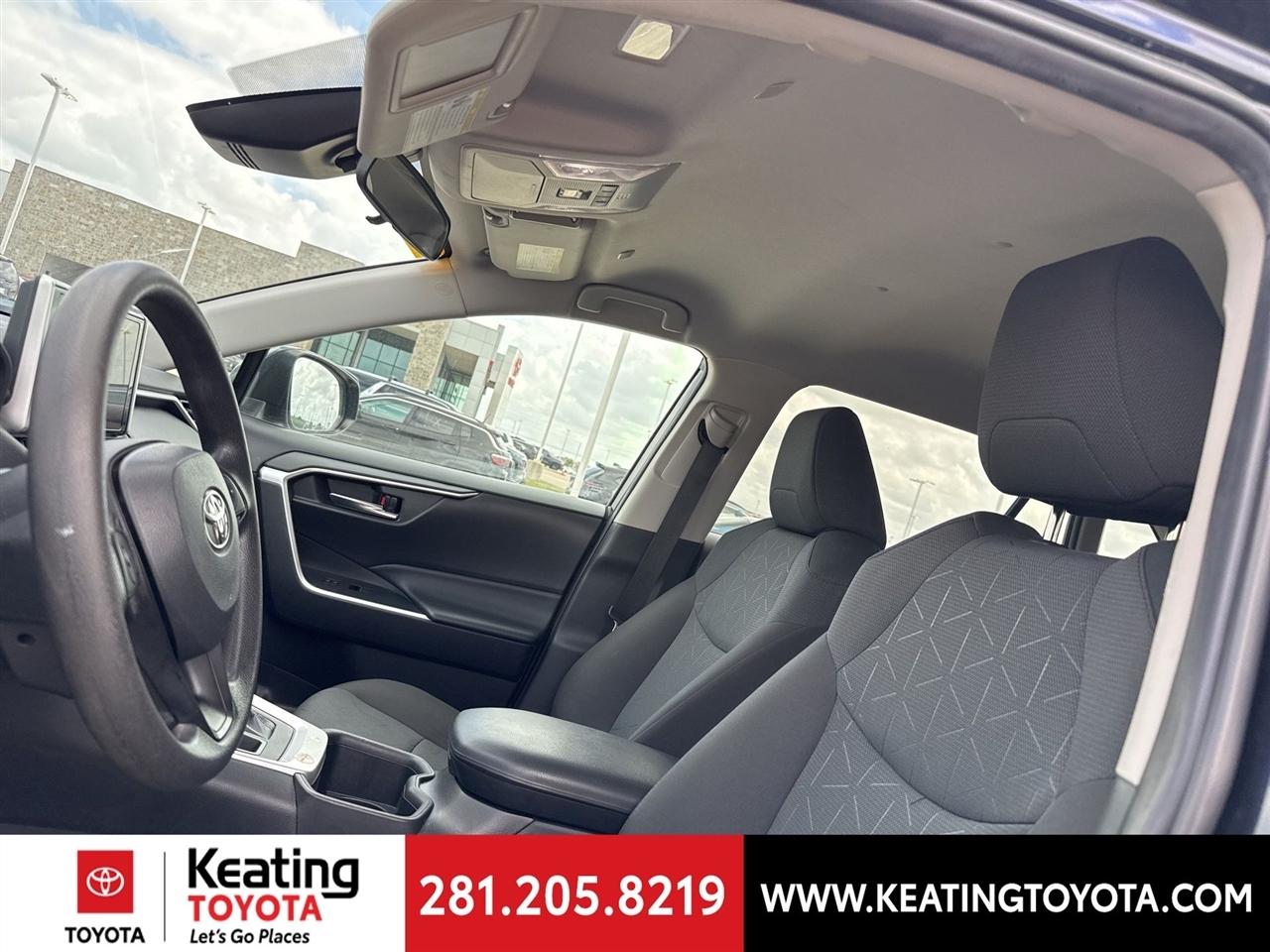 Toyota RAV4 XLE 2024