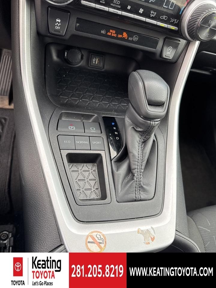 Toyota RAV4 XLE 2024