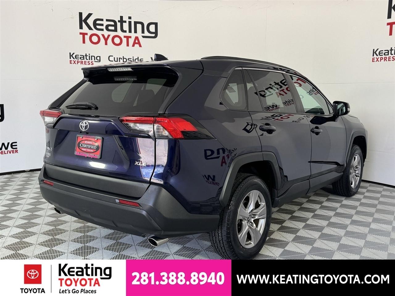 Toyota RAV4 XLE 2024