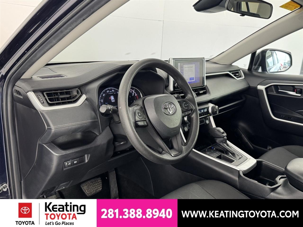 Toyota RAV4 XLE 2024