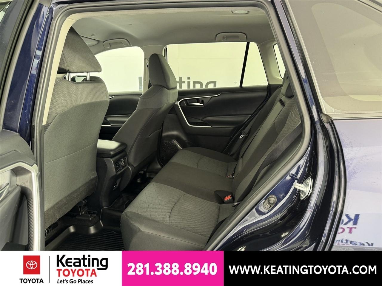Toyota RAV4 XLE 2024