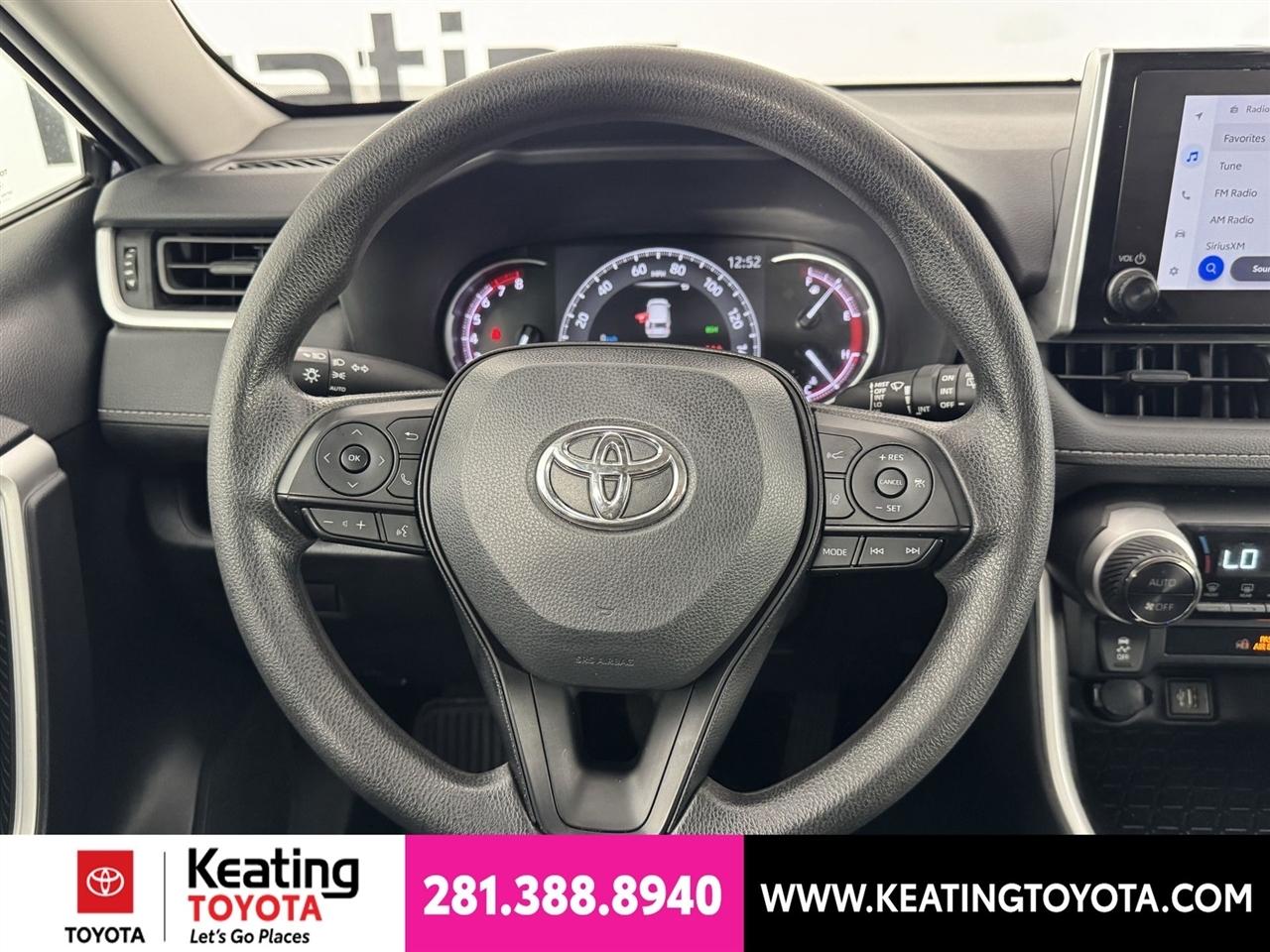 Toyota RAV4 XLE 2024