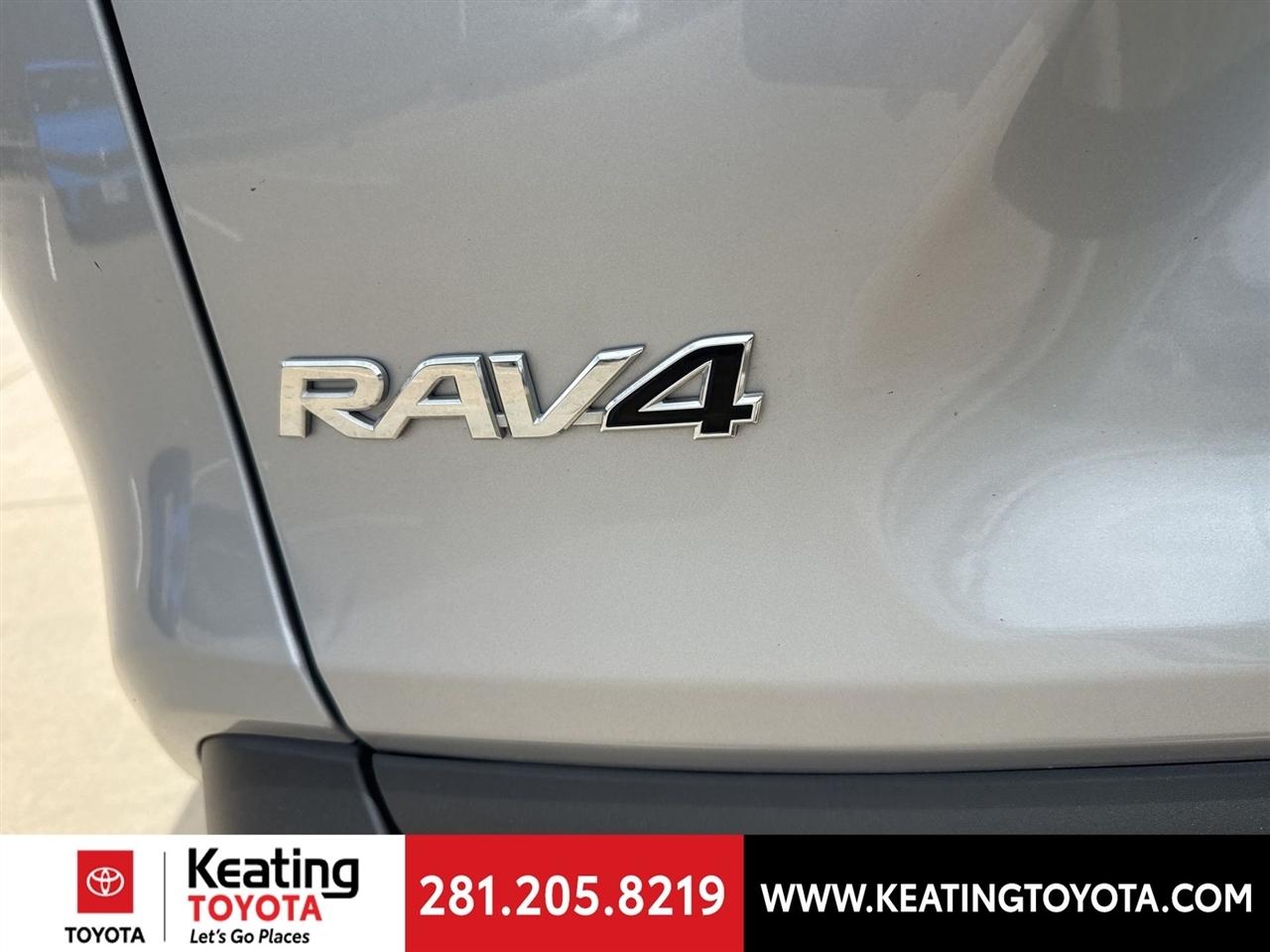 Toyota RAV4 XLE 2025