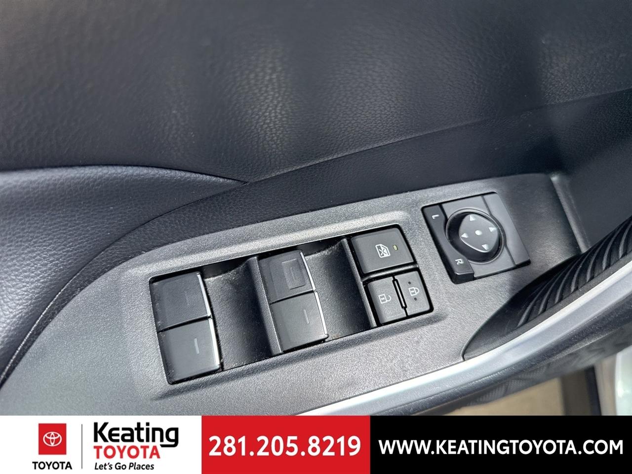 Toyota RAV4 XLE 2025