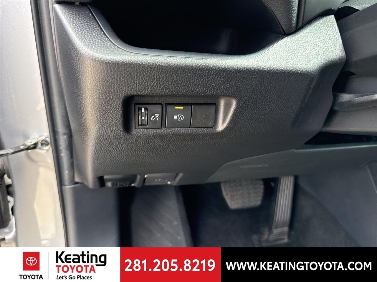 Toyota RAV4 XLE 2025