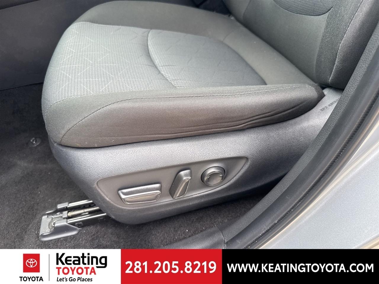 Toyota RAV4 XLE 2025