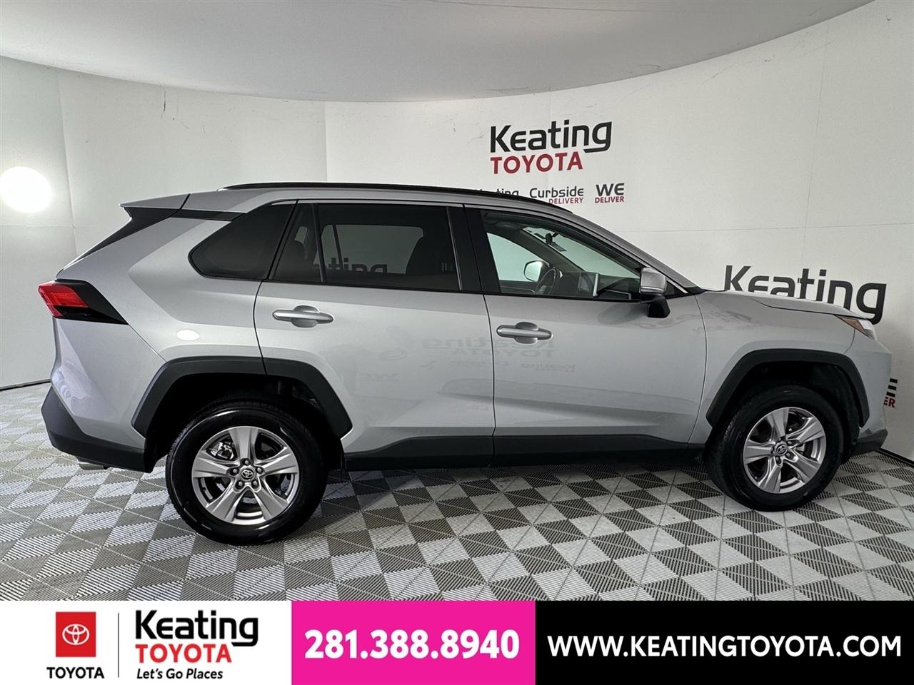 Toyota RAV4 XLE 2025