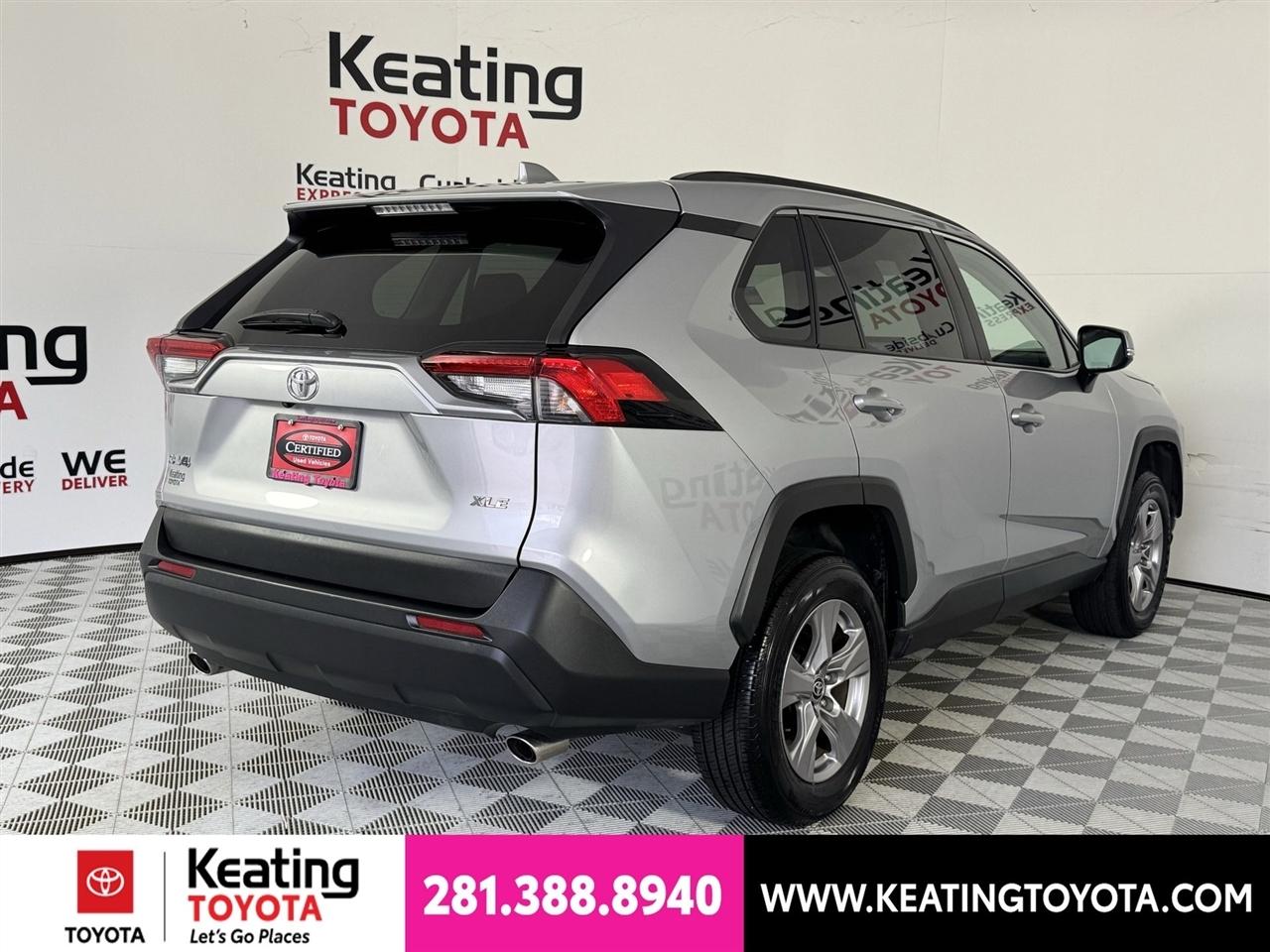 Toyota RAV4 XLE 2025