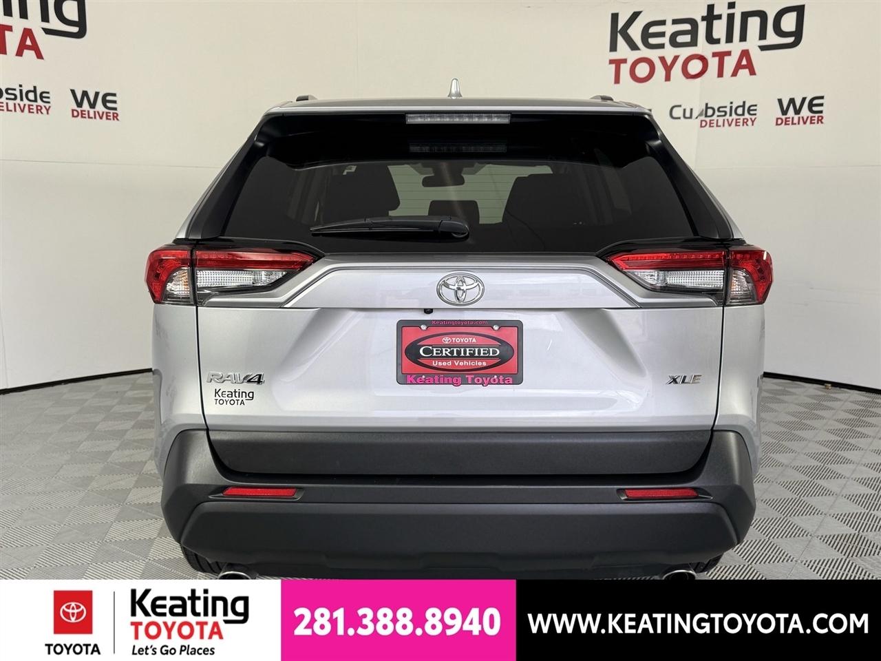 Toyota RAV4 XLE 2025
