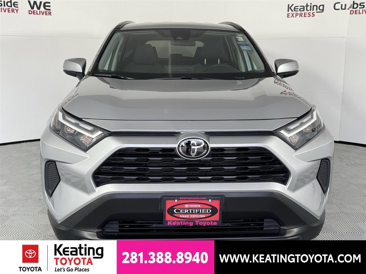 Toyota RAV4 XLE 2025