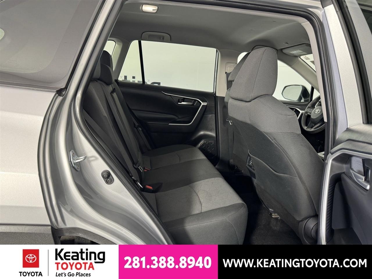 Toyota RAV4 XLE 2025