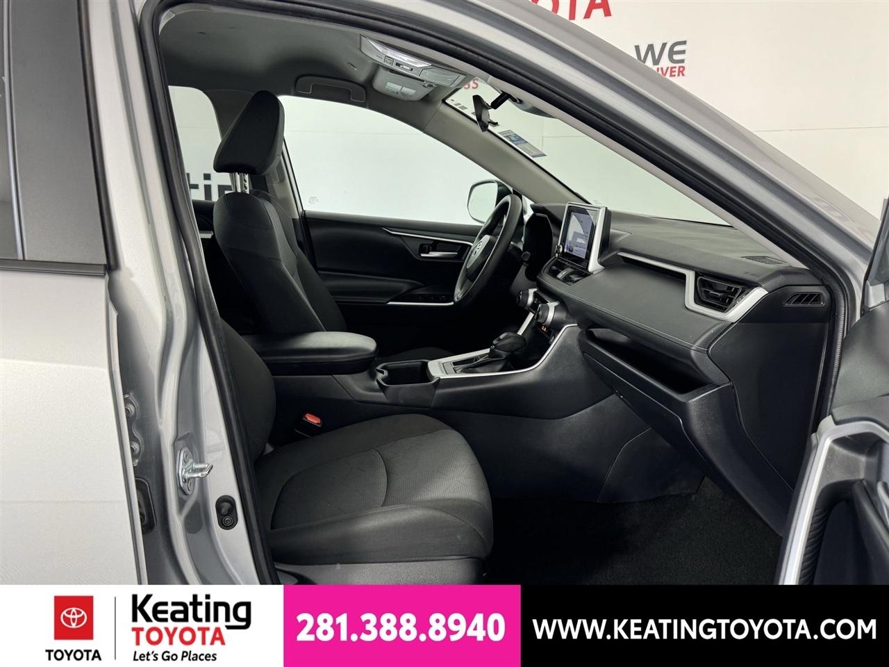 Toyota RAV4 XLE 2025