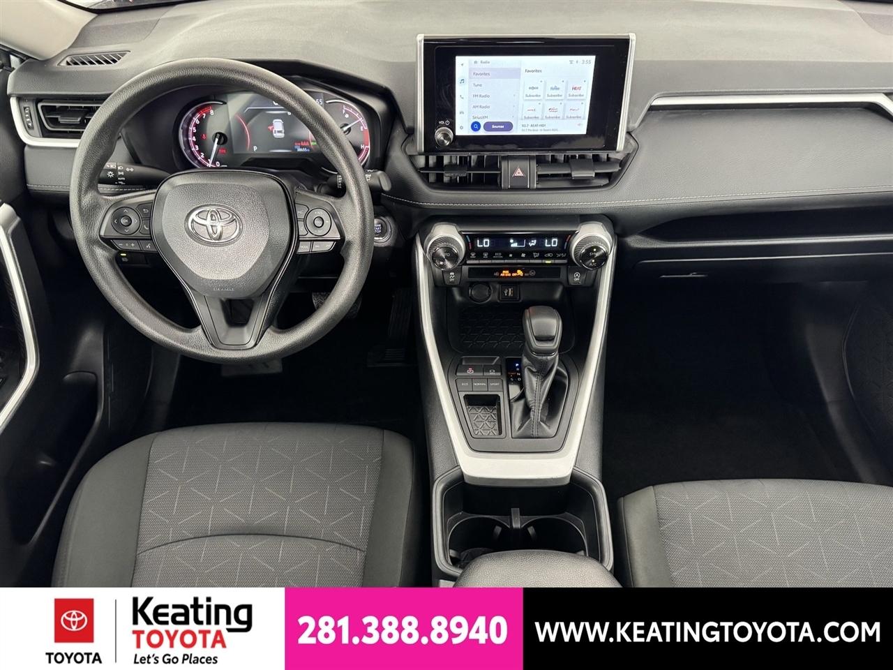Toyota RAV4 XLE 2025