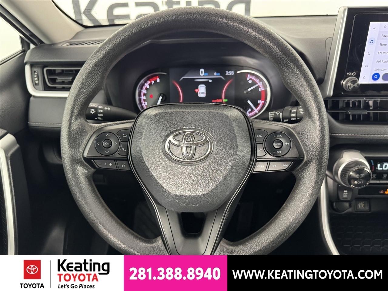 Toyota RAV4 XLE 2025