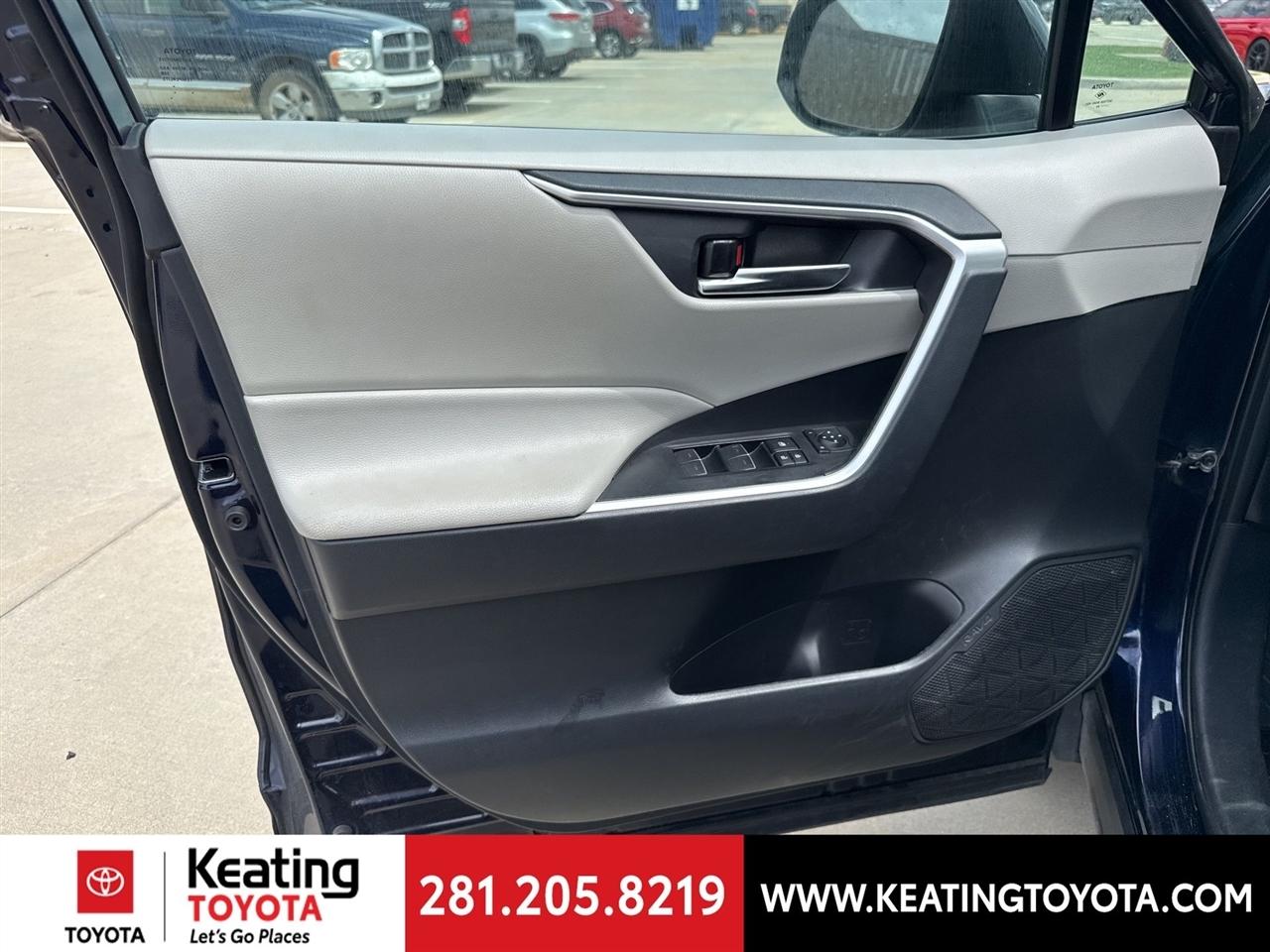 Toyota RAV4 XLE 2024