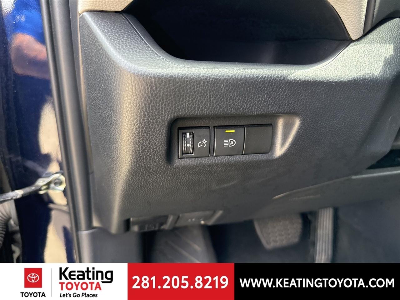 Toyota RAV4 XLE 2024