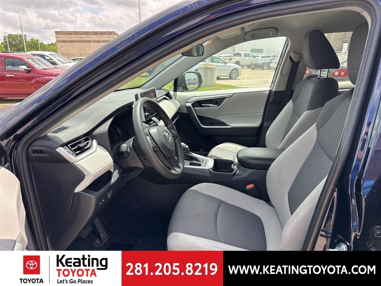 Toyota RAV4 XLE 2024