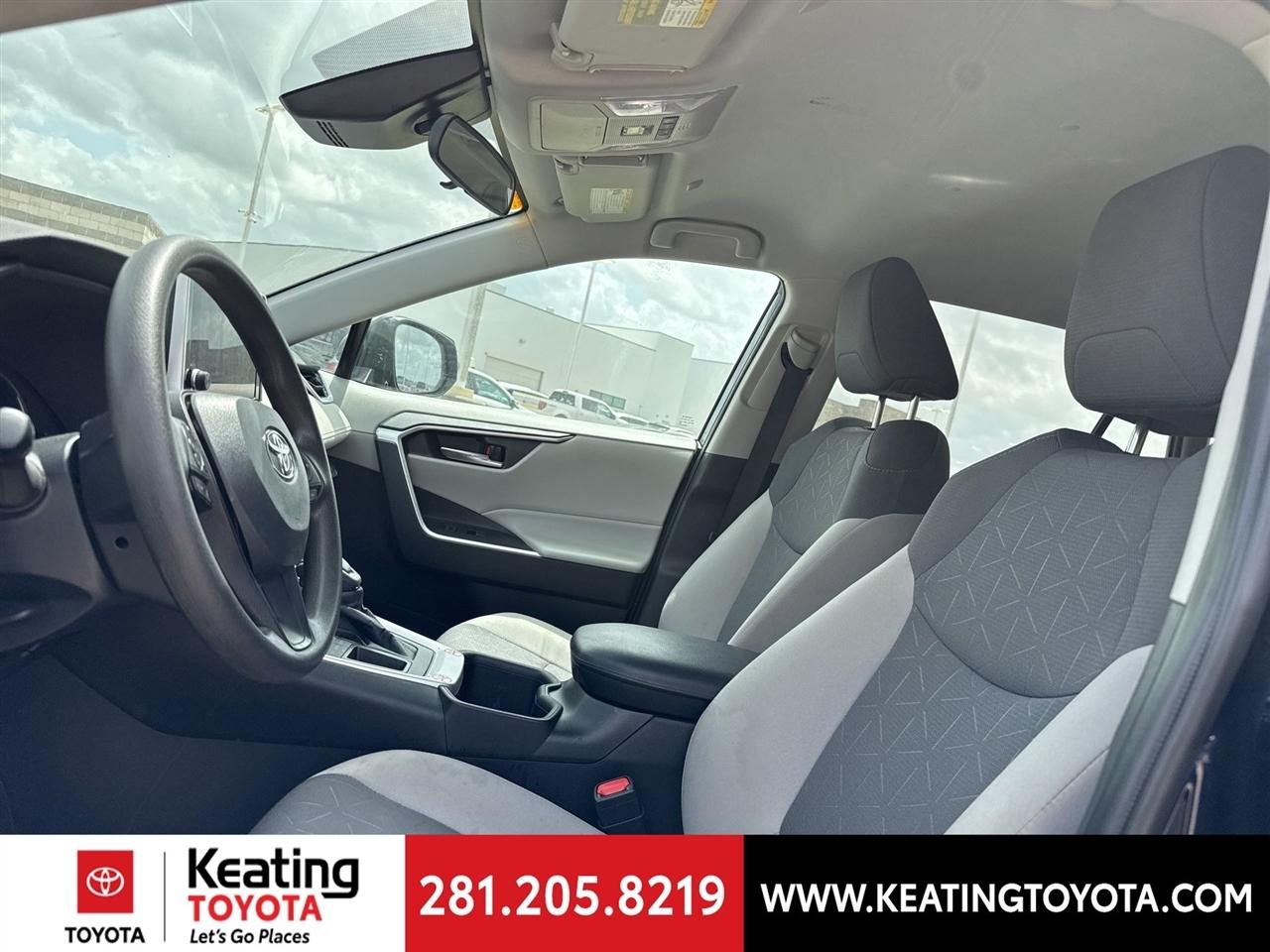 Toyota RAV4 XLE 2024