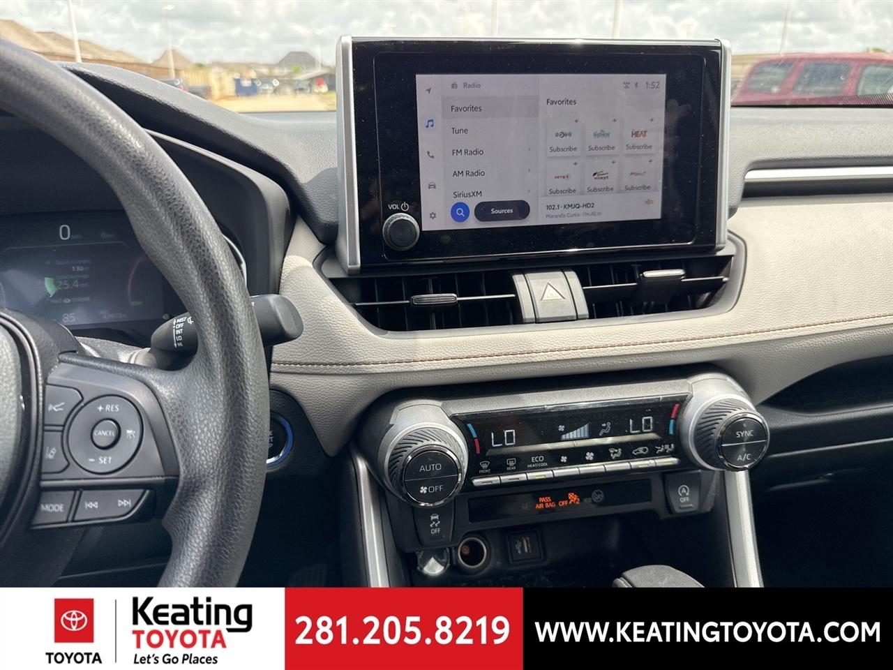 Toyota RAV4 XLE 2024