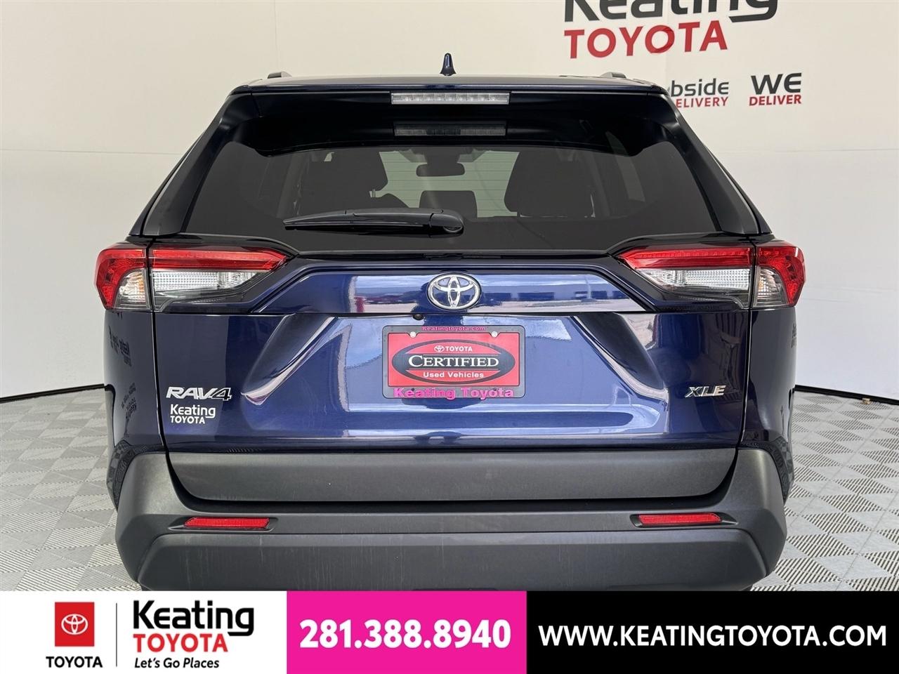 Toyota RAV4 XLE 2024