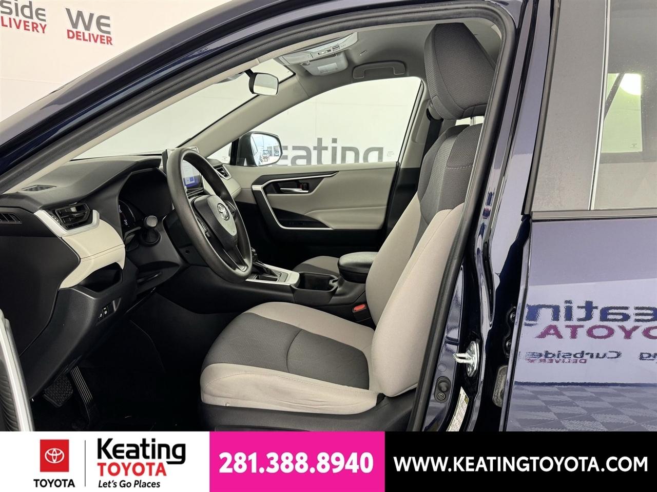 Toyota RAV4 XLE 2024