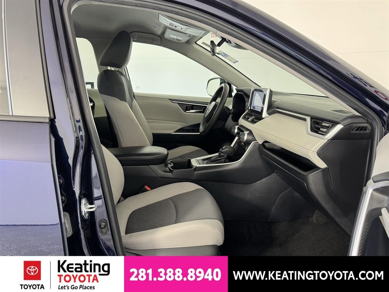 Toyota RAV4 XLE 2024