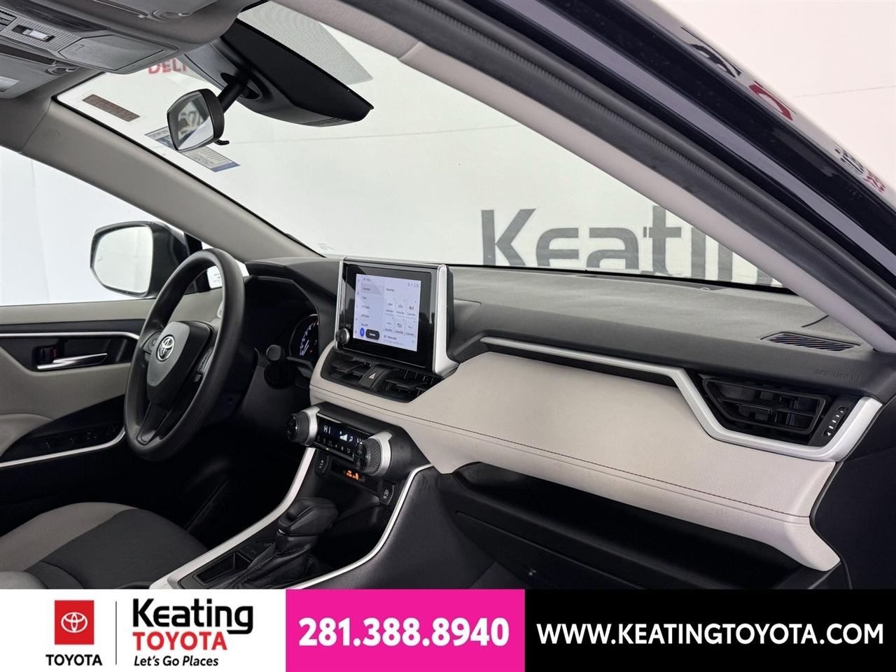 Toyota RAV4 XLE 2024