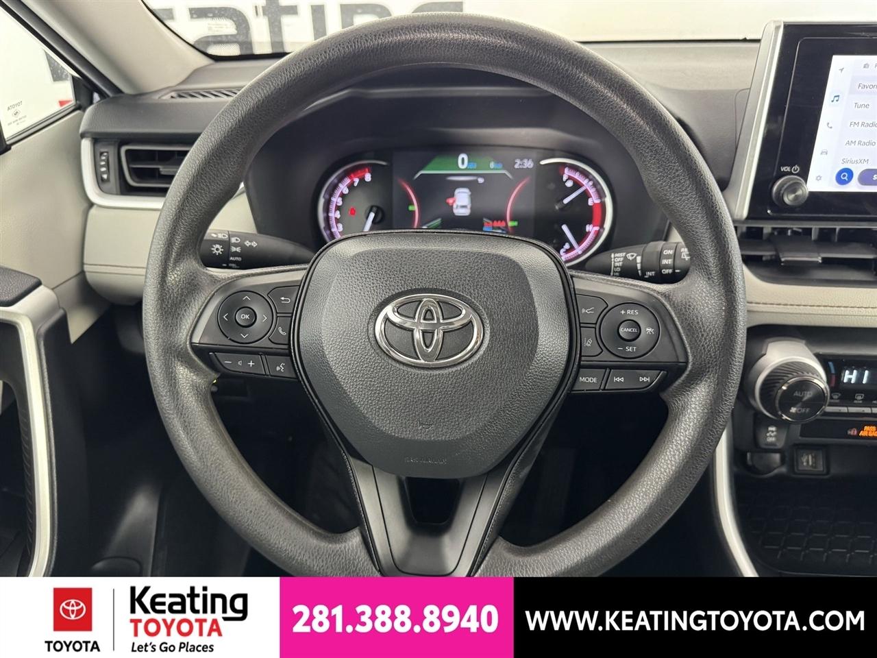 Toyota RAV4 XLE 2024
