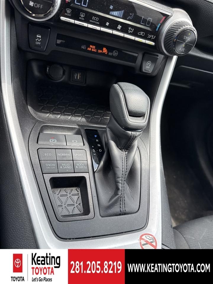 Toyota RAV4 XLE AWD 2025