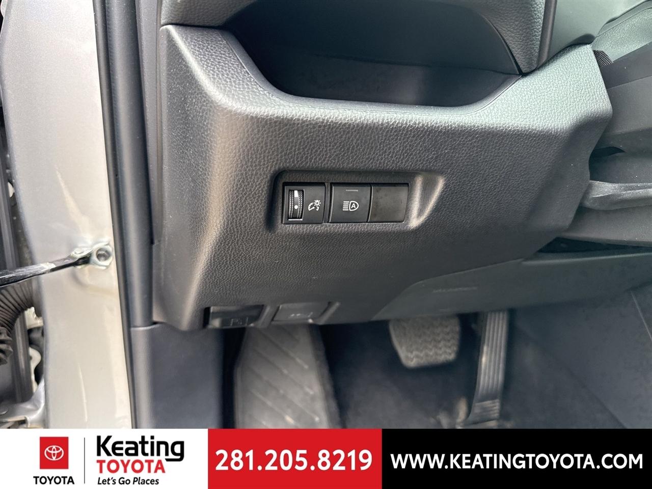 Toyota RAV4 XLE AWD 2025