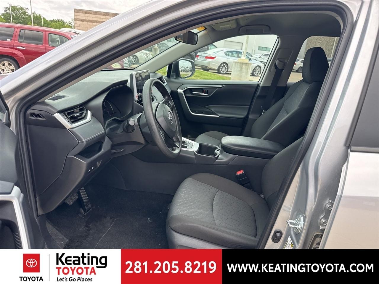 Toyota RAV4 XLE AWD 2025