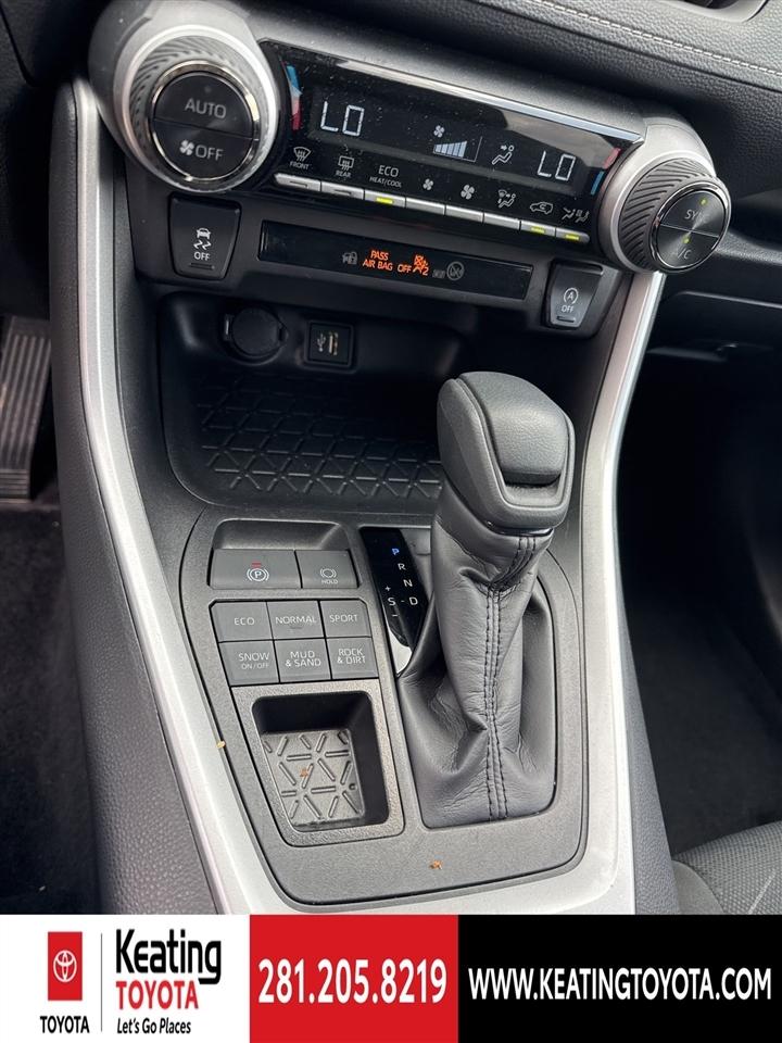 Toyota RAV4 XLE AWD 2025