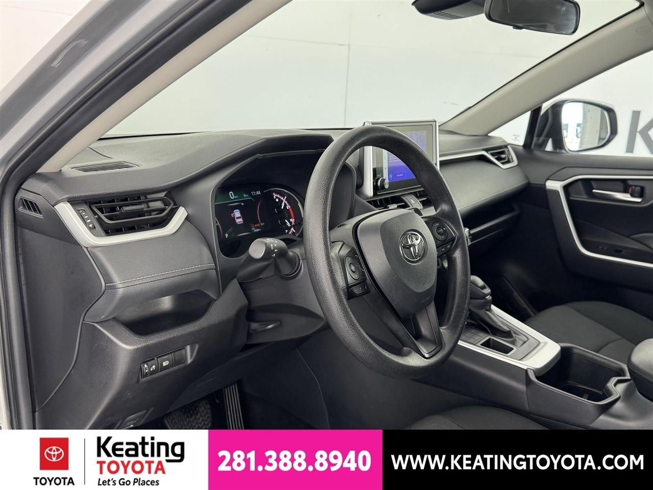 Toyota RAV4 XLE AWD 2025